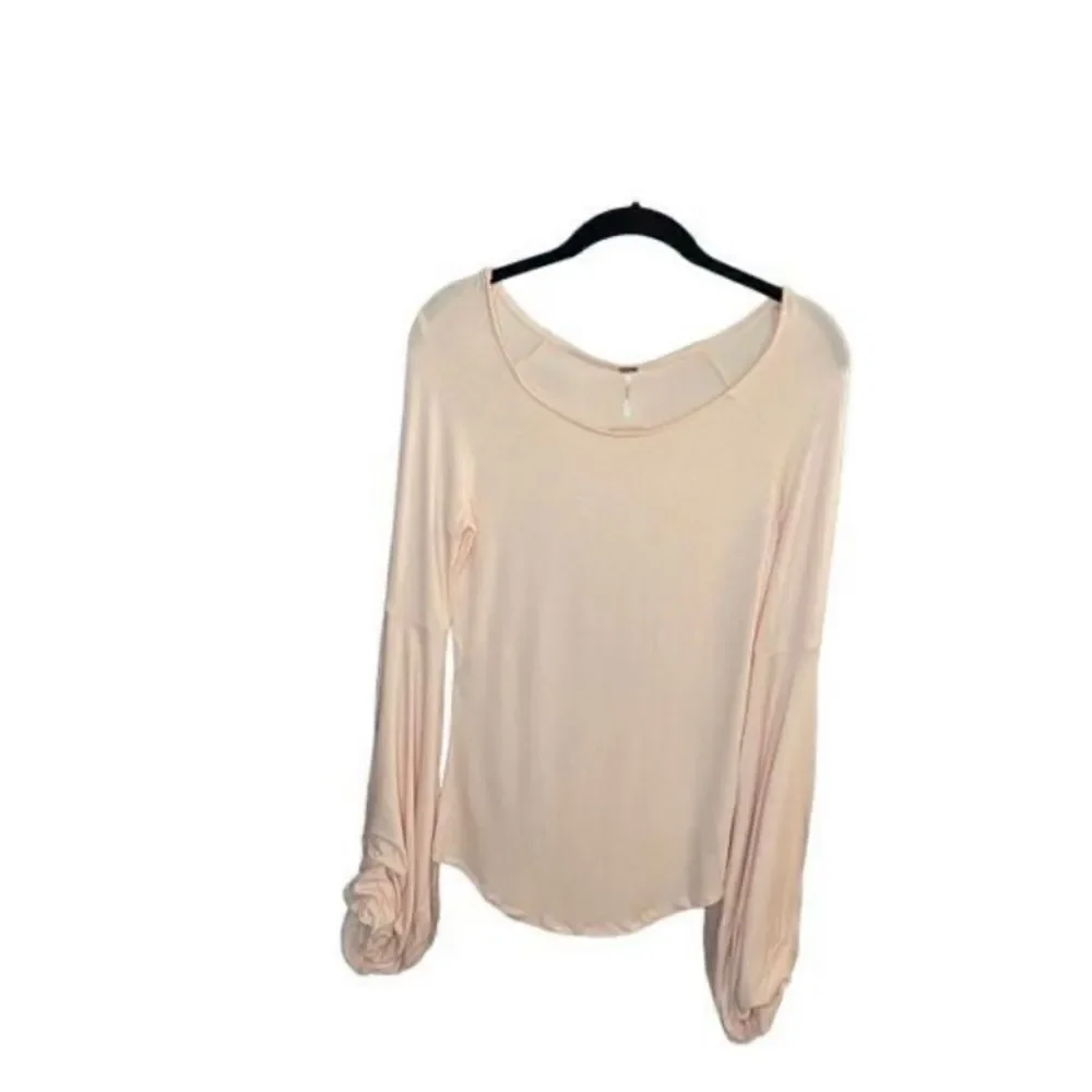 Free people women’s, long puffy rauched twisted, knot sleeve top S/L